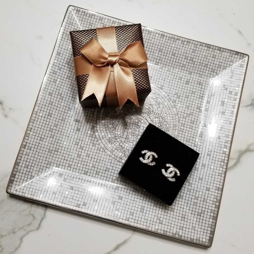 ❌SOLD❌ Chanel Classic CC Crystal Earrings
